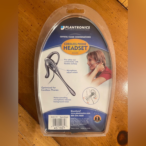 NWOT - Plantronics M220C Cordless Phone Gray Ear-Hook Headset. Noise can… - Picture 2 of 2